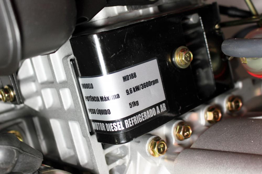 Gerador de energia Motomil MDG-8000CLE 6,5 kVA - partida elétrica - monofásico - 115V/230V