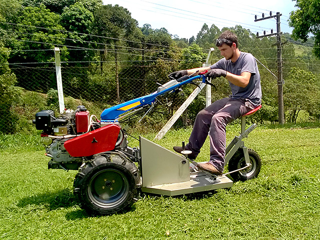 Aparador de Grama Traseiro Maquinafort AGT700 para Motocultivador
