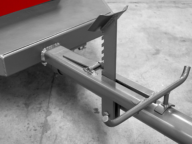 Carreta Simples Maquinafort 1600 R13 para Motocultivador - Com Pneus 