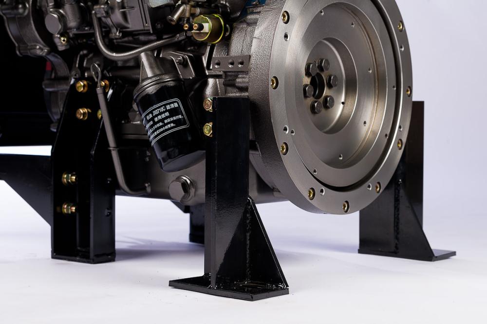 Motor Estacionário Branco BD-30 E 30 CV 3 Cilindros 1800 RPM a Diesel - Partida Elétrica