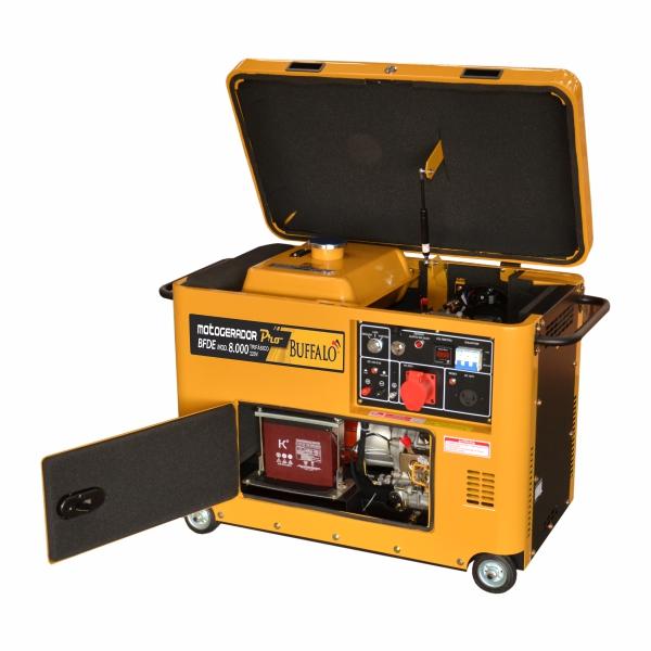 Gerador de energia Buffalo BFDE 8000 Silencioso Plus 8,1 kVA - partida elétrica - trifásico - 230V/380V