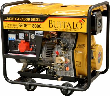 Gerador de energia Buffalo BFDE-8000 6,5 kVA - partida elétrica - trifásico - 380V
